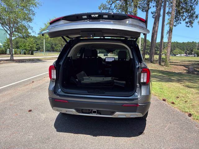 2026 Gray Metallic Ford Explorer Active 4X4 SUV