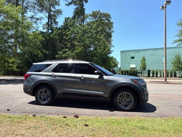 2026 Gray Metallic Ford Explorer Active 4X4 SUV