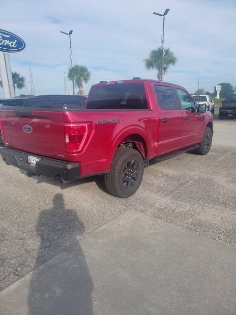 2023 Rapid Red Metallic Tinted Clearcoat Ford F-150 XL 4X4 Truck