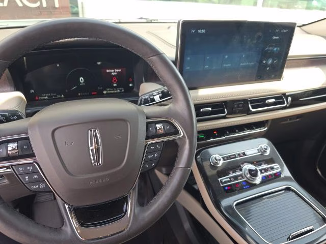 2022 White Metallic Lincoln Nautilus Reserve FWD SUV