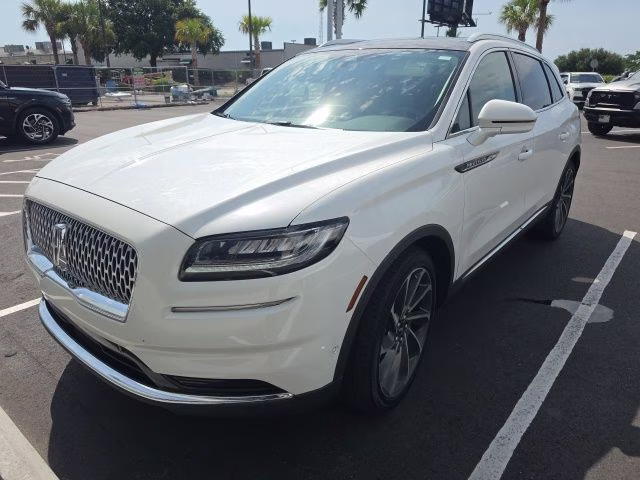 2022 White Metallic Lincoln Nautilus Reserve FWD SUV