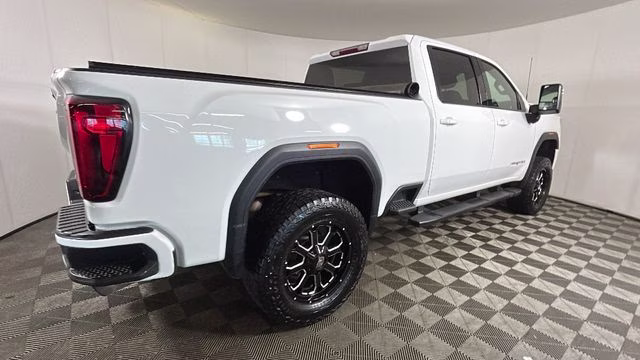 2022 Summit White GMC Sierra 2500HD AT4 4X4 Truck