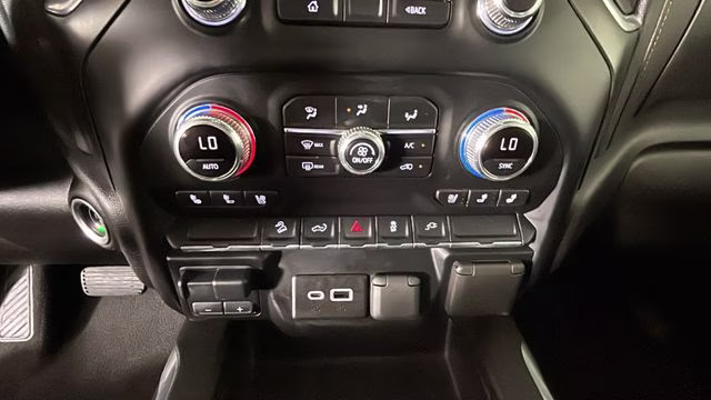 2022 Summit White GMC Sierra 2500HD AT4 4X4 Truck