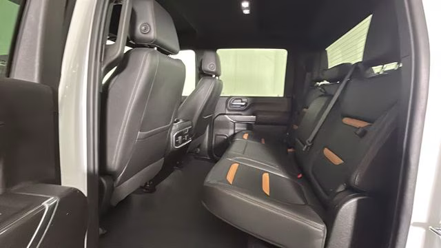 2022 Summit White GMC Sierra 2500HD AT4 4X4 Truck