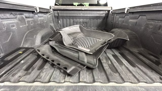 2022 Summit White GMC Sierra 2500HD AT4 4X4 Truck