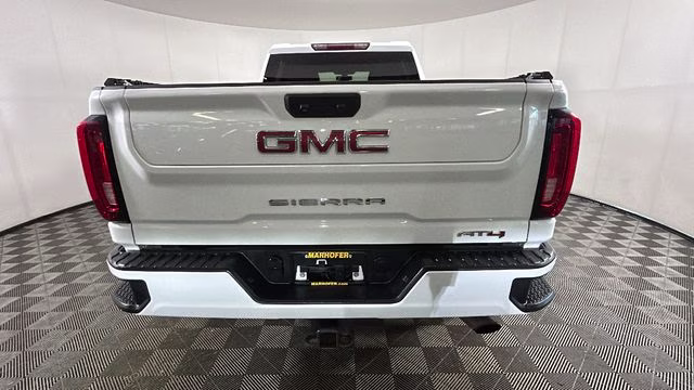 2022 Summit White GMC Sierra 2500HD AT4 4X4 Truck