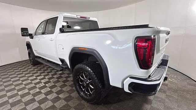 2022 Summit White GMC Sierra 2500HD AT4 4X4 Truck