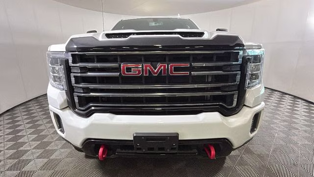 2022 Summit White GMC Sierra 2500HD AT4 4X4 Truck