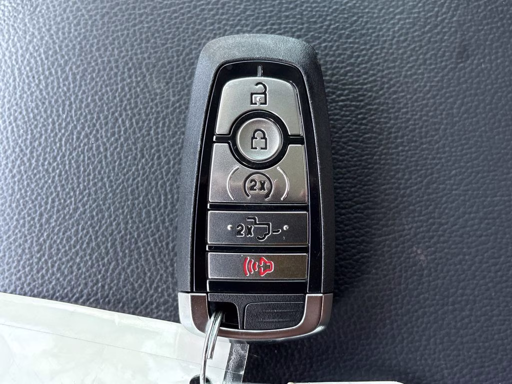 2025 Ruby Red Metallic Ford Super Duty F-350 SRW Lariat 4X4 Truck