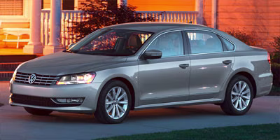 2012 White Volkswagen Passat 2.5 SE FWD Sedan