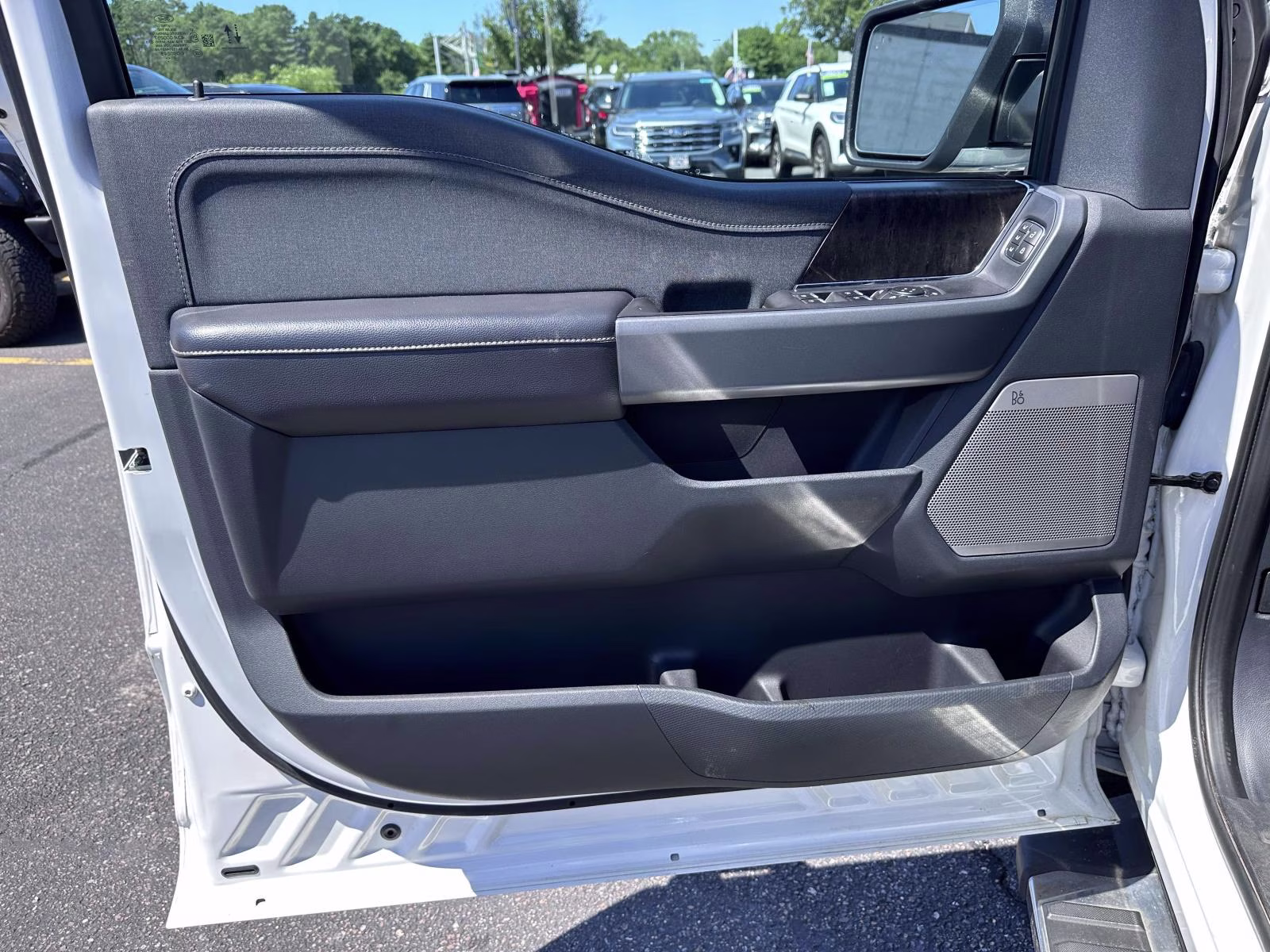 2021 Oxford White Ford F-150 LARIAT 4WD SuperCrew 5.5' Box 4X4 Truck