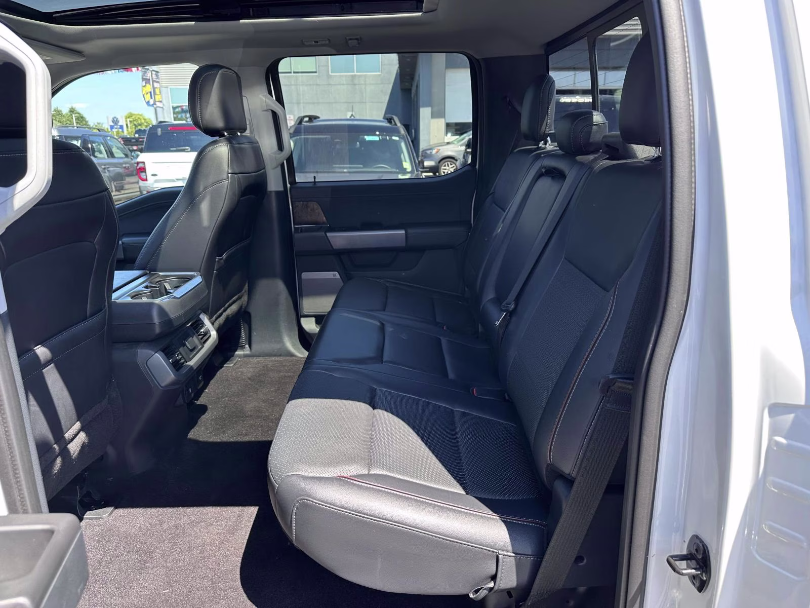 2021 Oxford White Ford F-150 LARIAT 4WD SuperCrew 5.5' Box 4X4 Truck