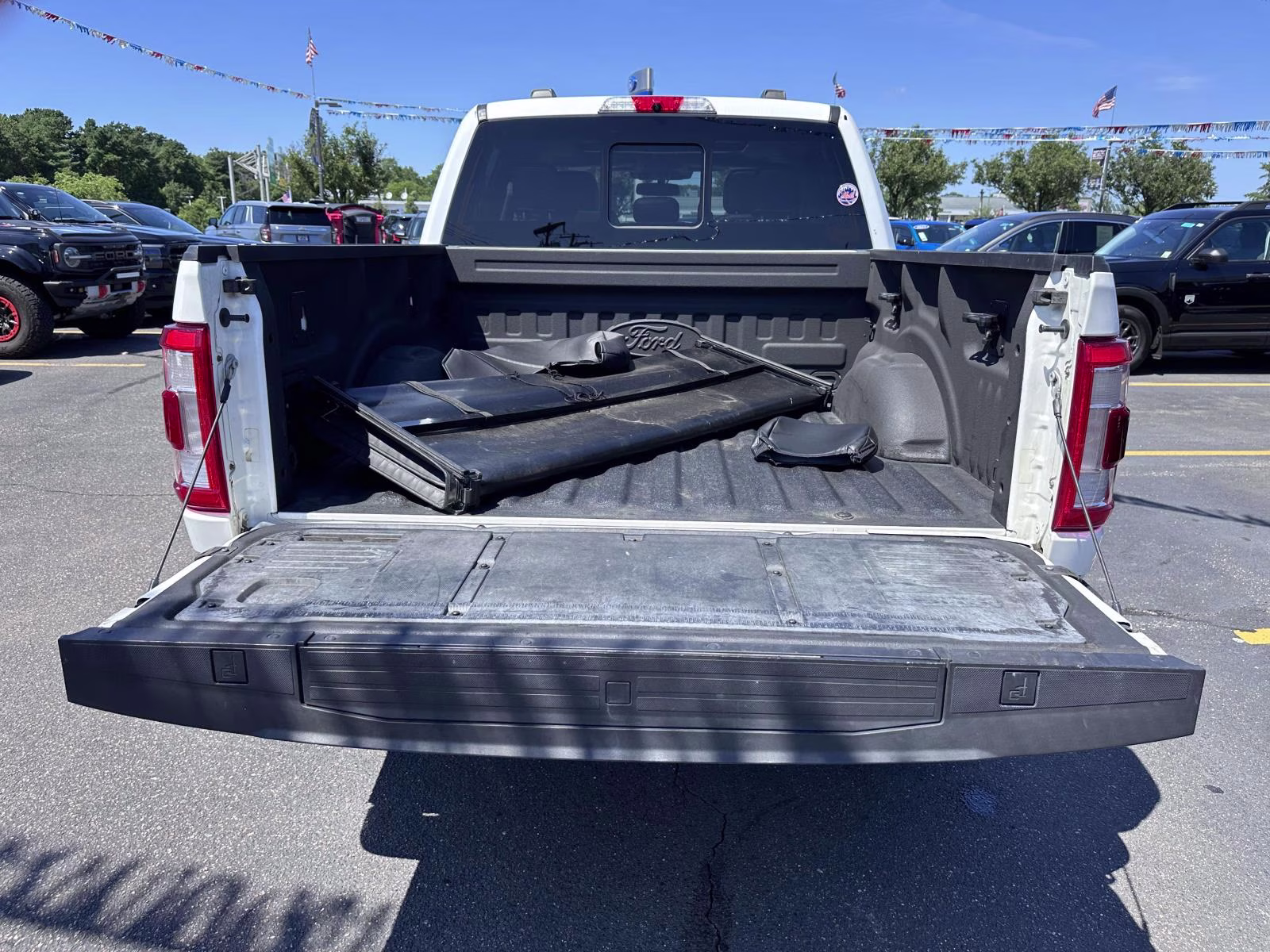 2021 Oxford White Ford F-150 LARIAT 4WD SuperCrew 5.5' Box 4X4 Truck