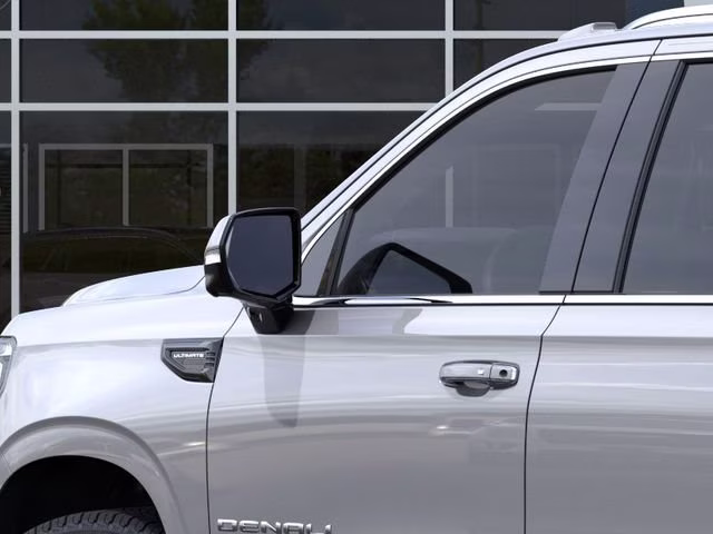 2026 GMC Yukon XL Denali Ultimate - Photo 12