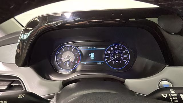 2020 Lagoon Silver Hyundai Palisade SEL FWD SUV
