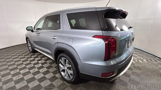 2020 Lagoon Silver Hyundai Palisade SEL FWD SUV