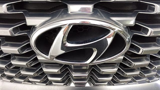 2020 Lagoon Silver Hyundai Palisade SEL FWD SUV