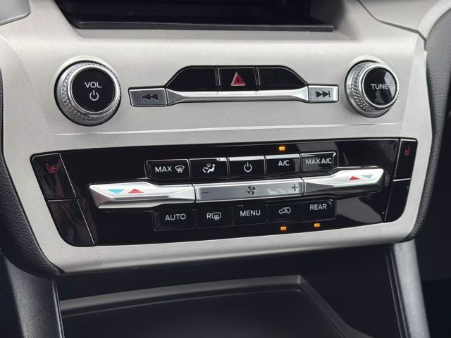 2023 Gray Metallic Ford Explorer XLT RWD SUV