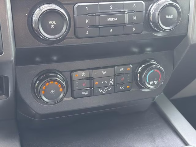 2020 Black Metallic Ford Super Duty F-250 SRW XLT 4X4 Truck