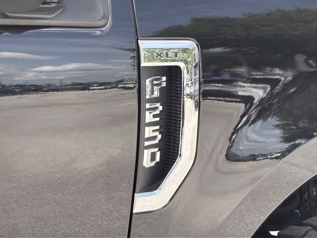 2020 Black Metallic Ford Super Duty F-250 SRW XLT 4X4 Truck