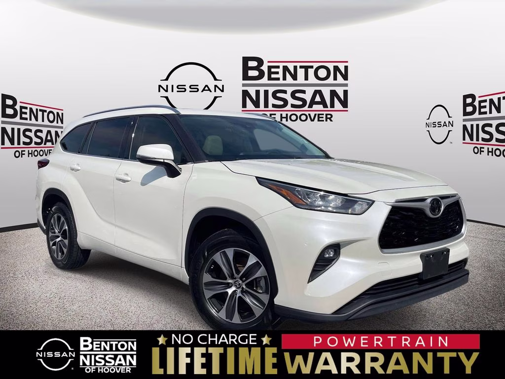 2020 Blizzard Pearl Toyota Highlander XLE FWD SUV