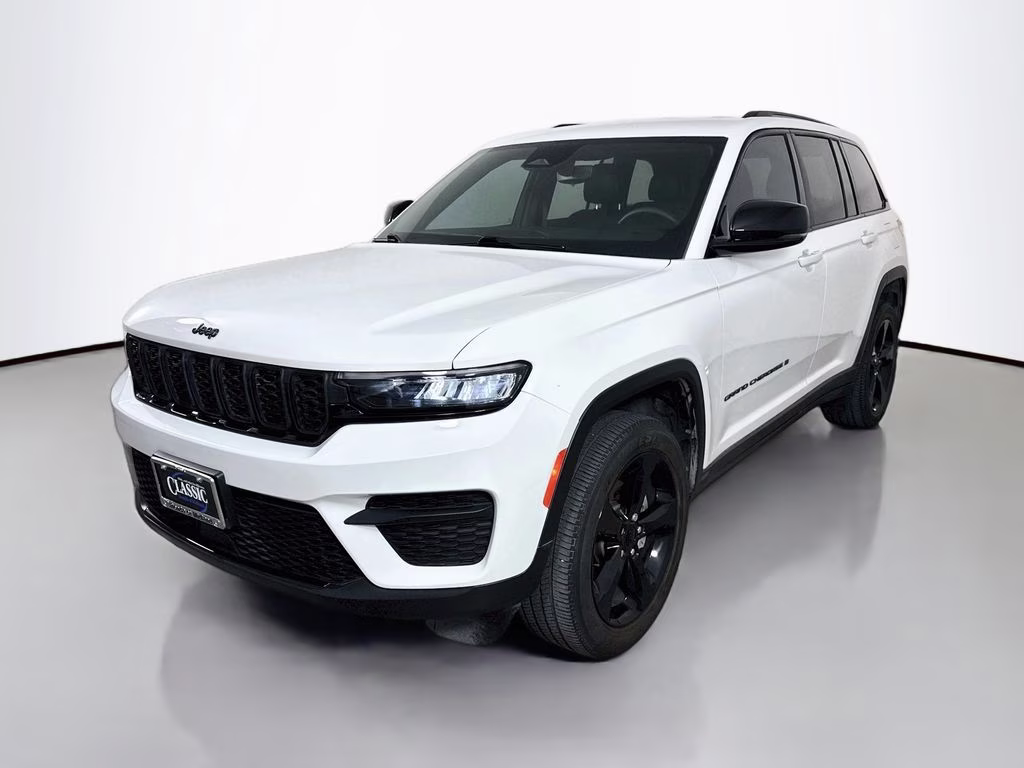 2023 Bright White Clearcoat Jeep Grand Cherokee Altitude RWD SUV