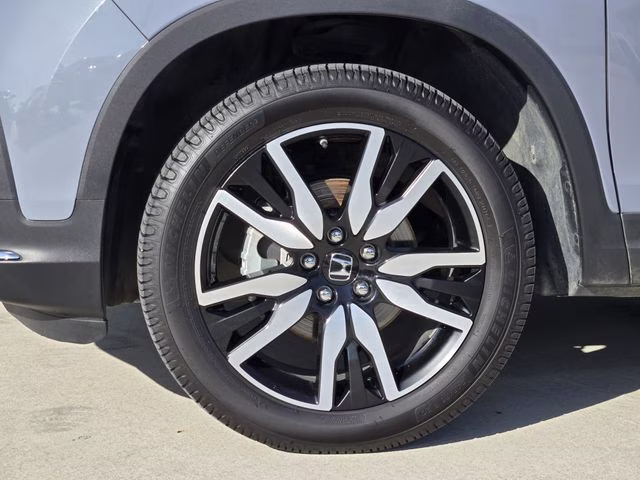 2022 Gray Honda Pilot Touring AWD SUV