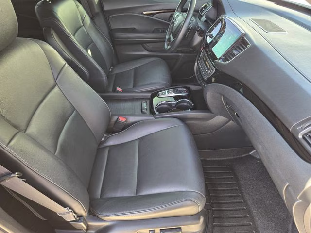 2022 Gray Honda Pilot Touring AWD SUV