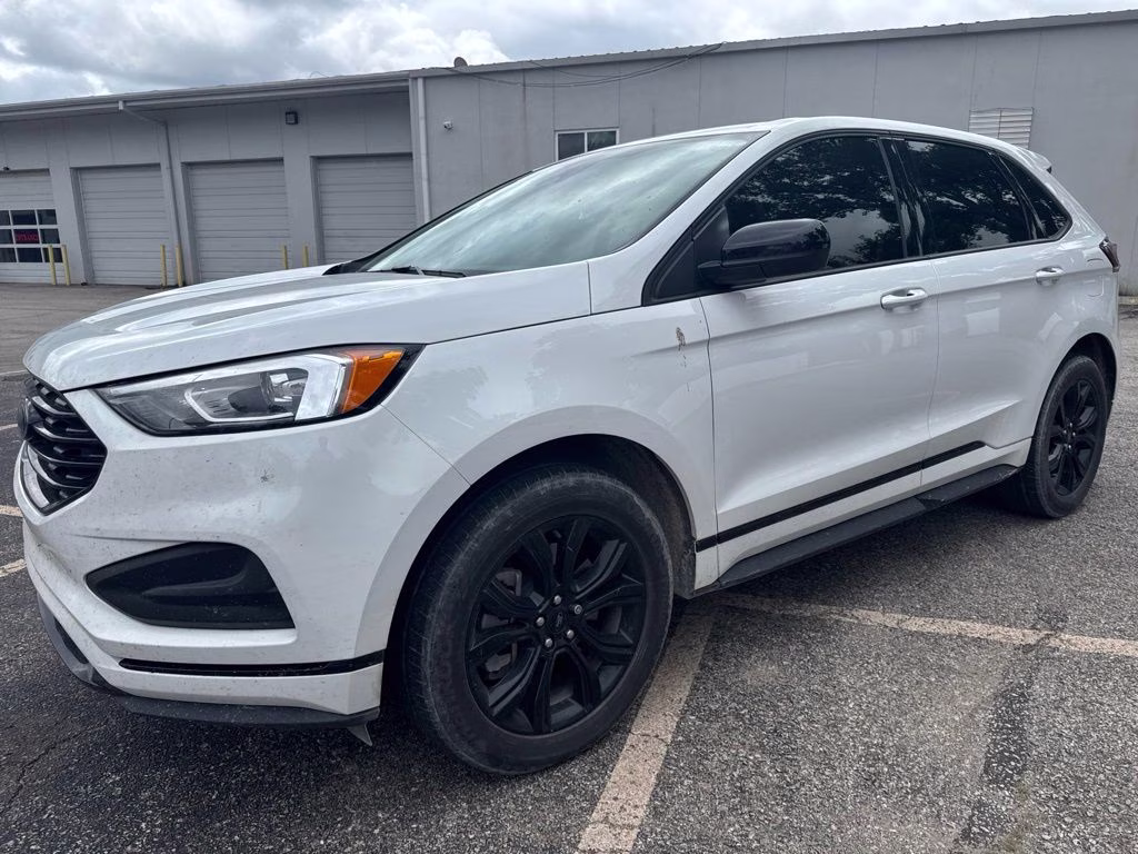 2024 Oxford White Ford Edge SE AWD SUV