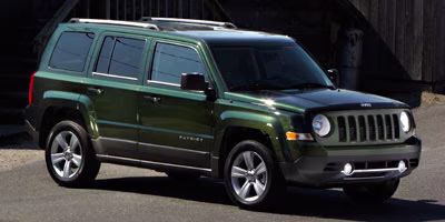 2011 Bright Silver Metallic Clearcoat Jeep Patriot Latitude X 4X4 SUV