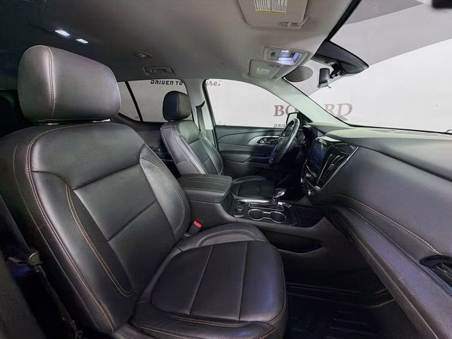 2021 Mosaic Black Metallic Chevrolet Traverse RS FWD SUV