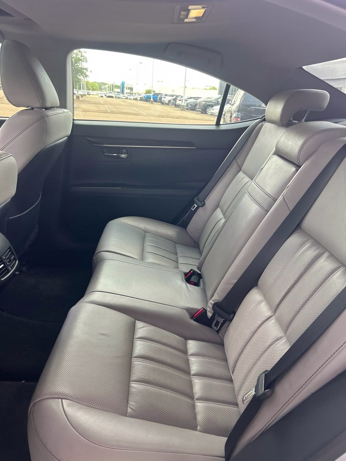 2016 Silver Lexus ES 350 FWD Sedan