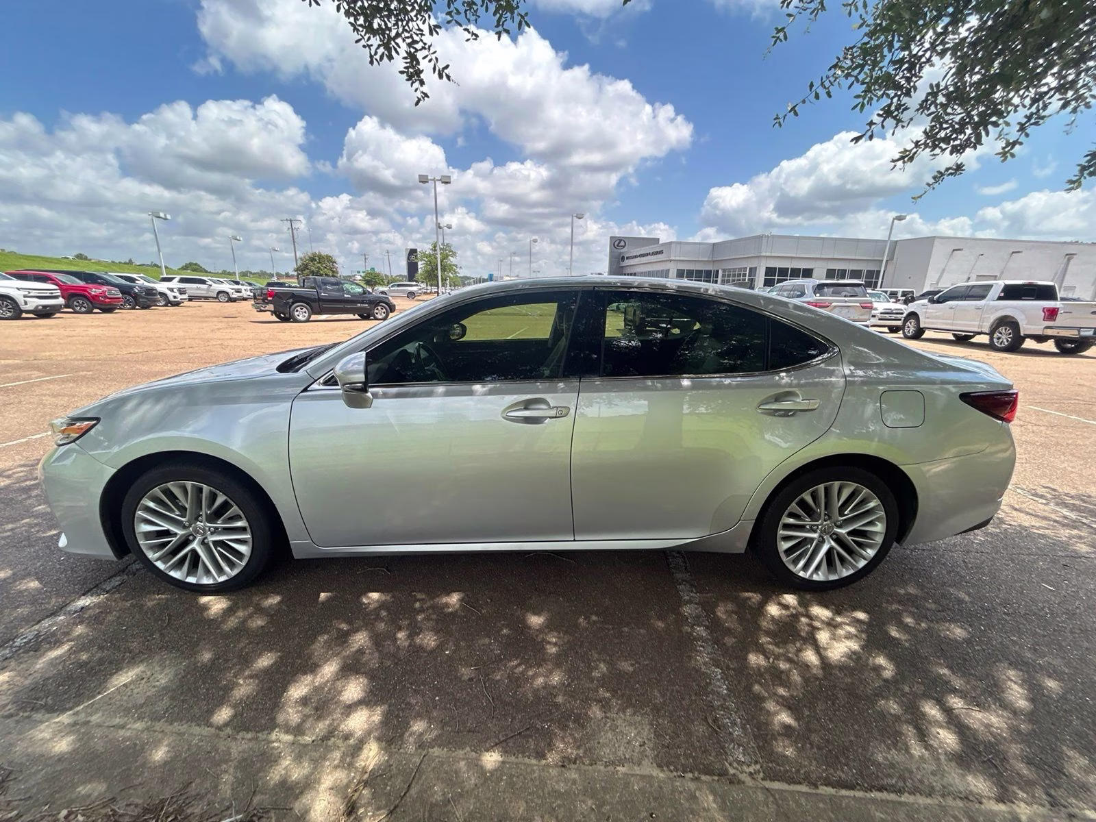 2016 Silver Lexus ES 350 FWD Sedan