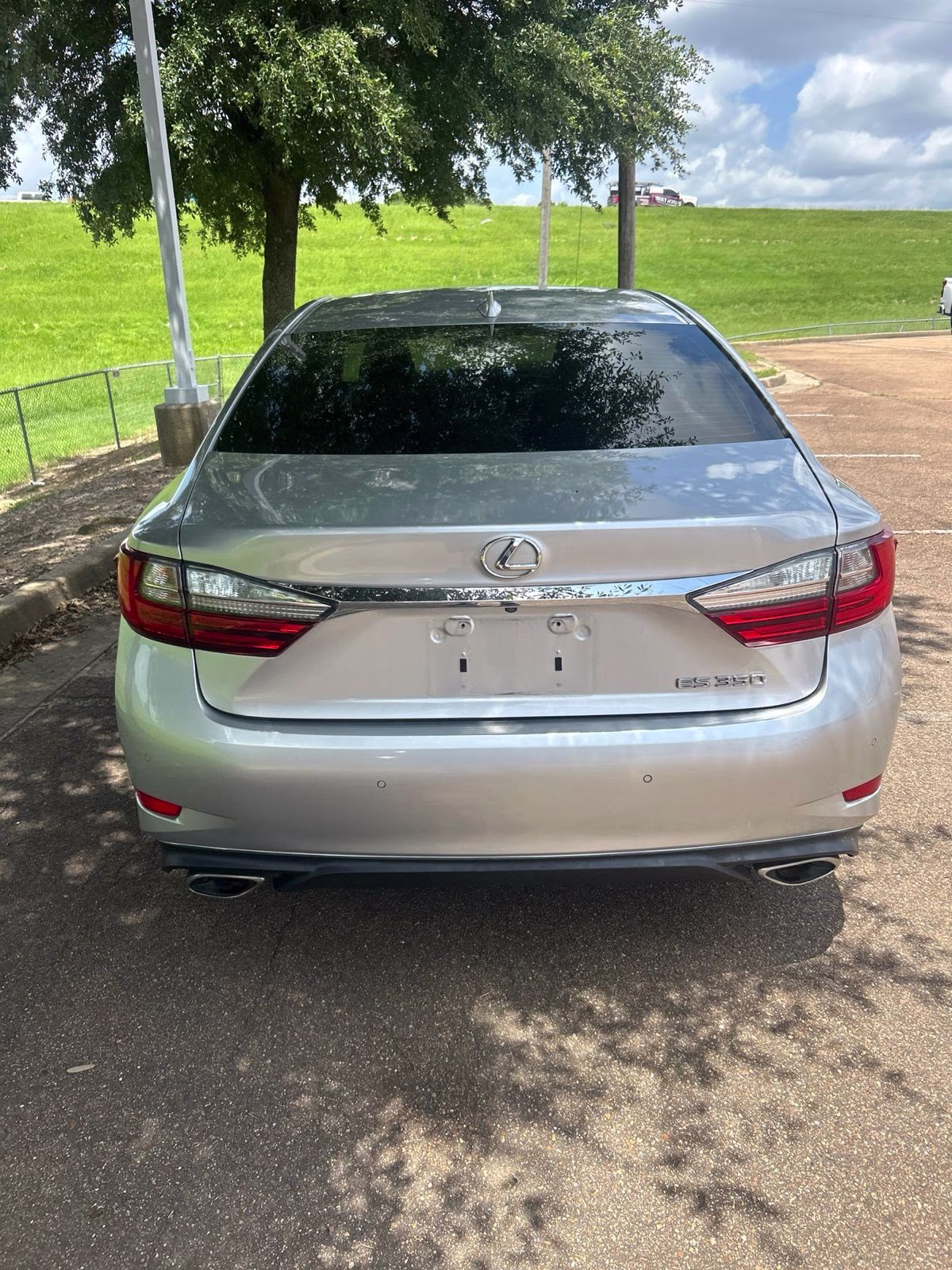 2016 Silver Lexus ES 350 FWD Sedan