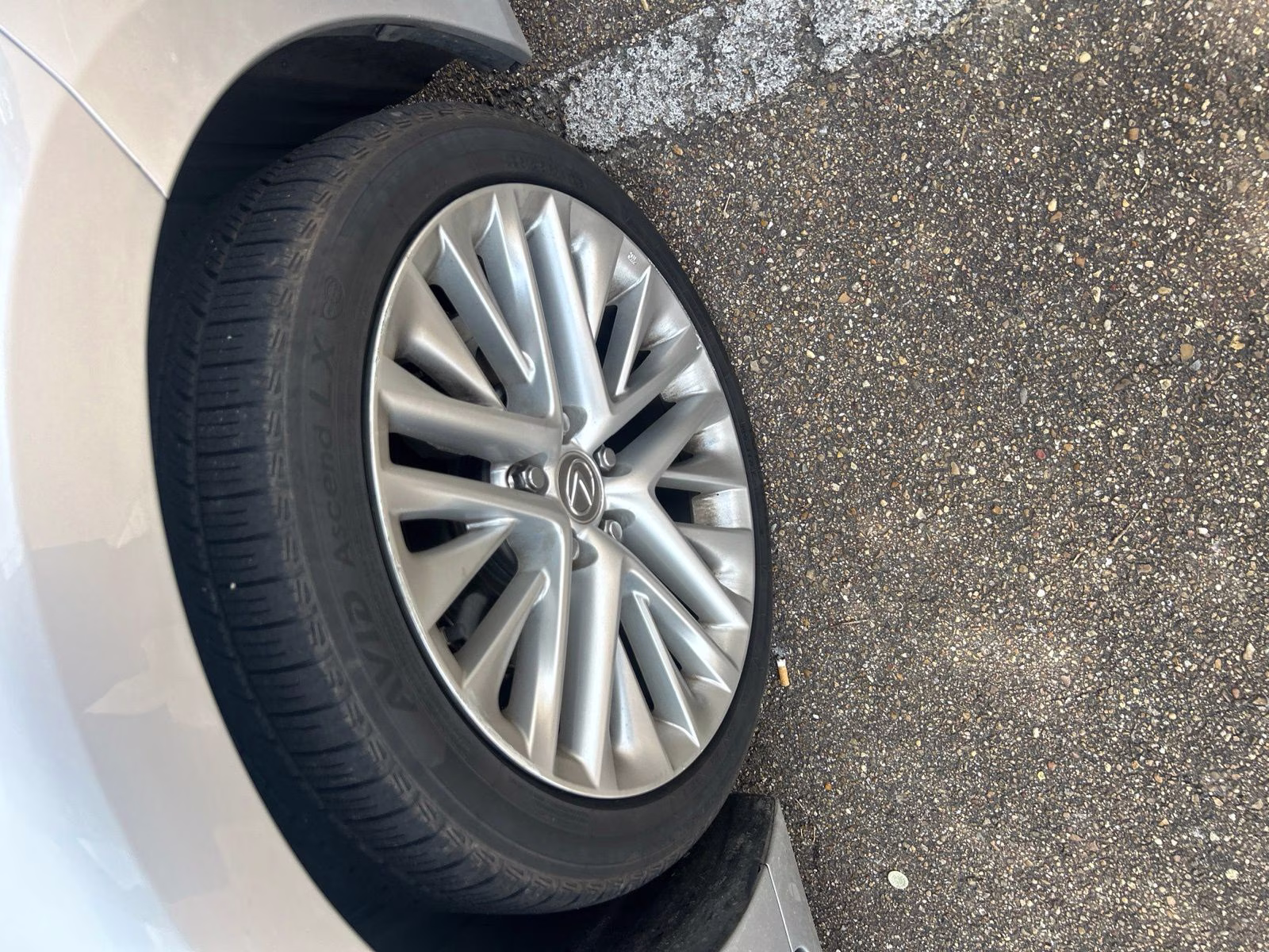 2016 Silver Lexus ES 350 FWD Sedan
