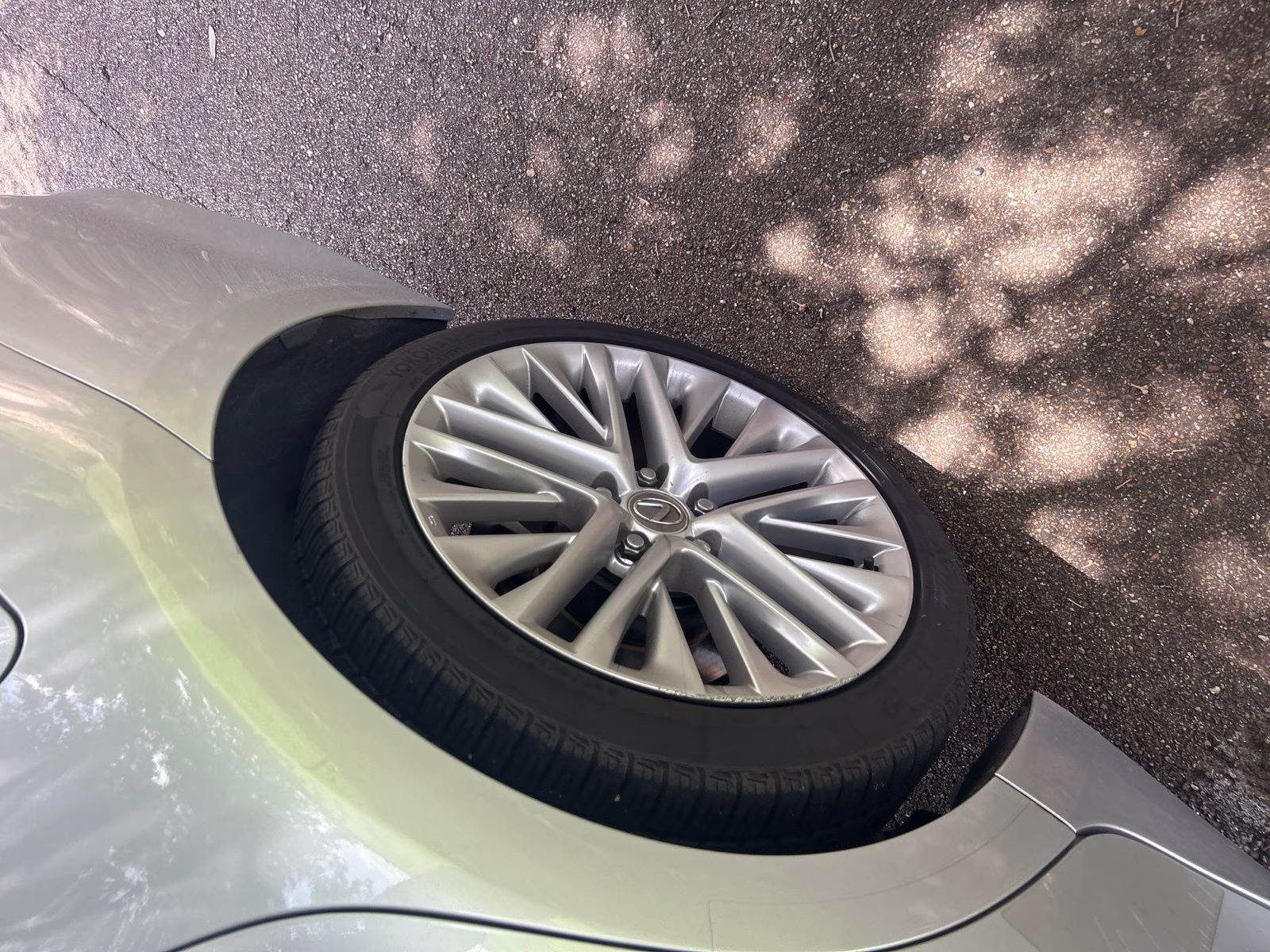 2016 Silver Lexus ES 350 FWD Sedan