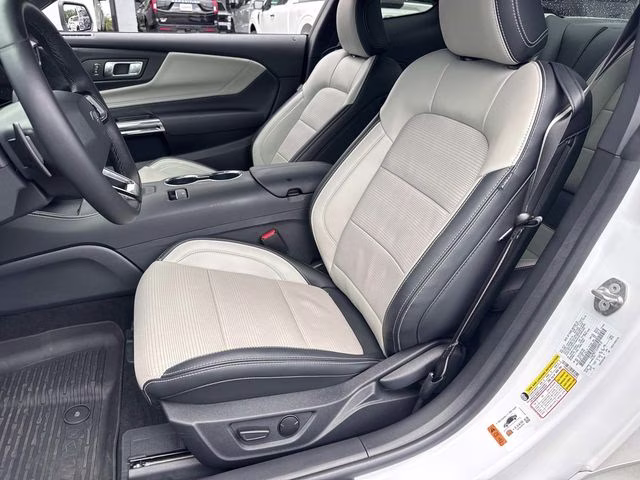 2025 Oxford White Ford Mustang GT Premium RWD Coupe