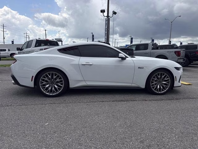2025 Oxford White Ford Mustang GT Premium RWD Coupe