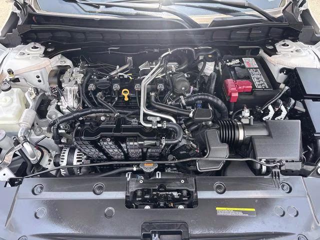 2024 Pearl White Nissan Altima 2.5 SL FWD Sedan