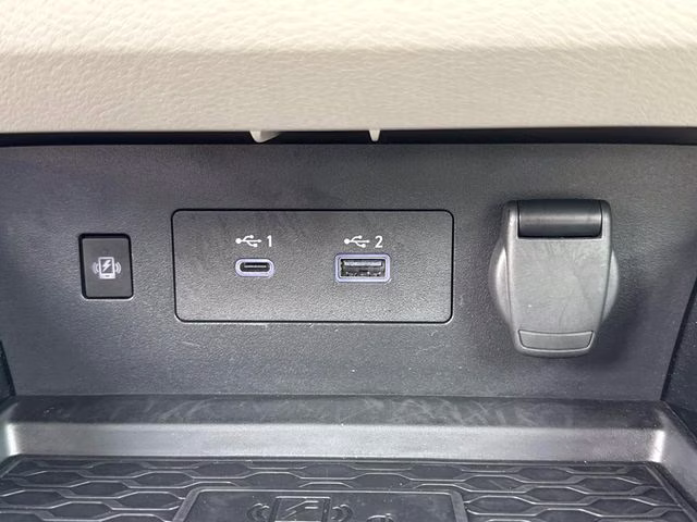 2024 Pearl White Nissan Altima 2.5 SL FWD Sedan