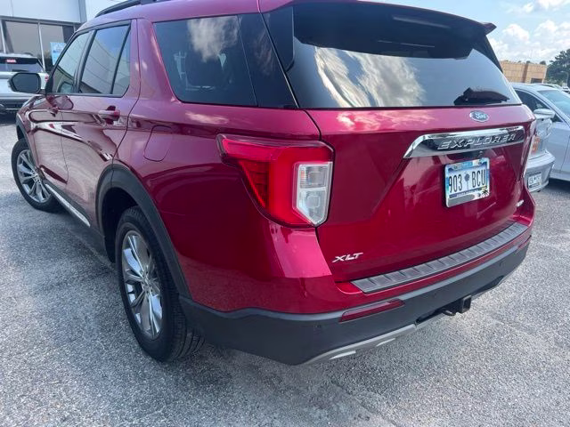 2022 Rapid Red Metallic Tinted Clearcoat Ford Explorer XLT 4X4 SUV