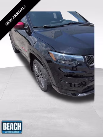 2023 Diamond Black Crystal Pearlcoat Jeep Compass Limited 4X4 SUV