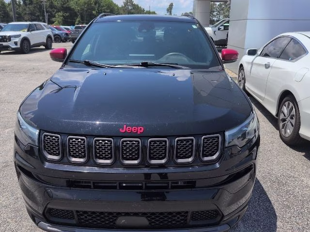 2023 Diamond Black Crystal Pearlcoat Jeep Compass Limited 4X4 SUV