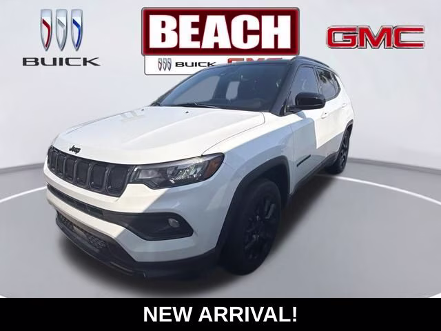 2022 Bright White Clearcoat Jeep Compass Altitude FWD SUV