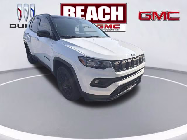 2022 Bright White Clearcoat Jeep Compass Altitude FWD SUV