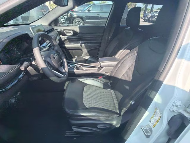 2022 Bright White Clearcoat Jeep Compass Altitude FWD SUV