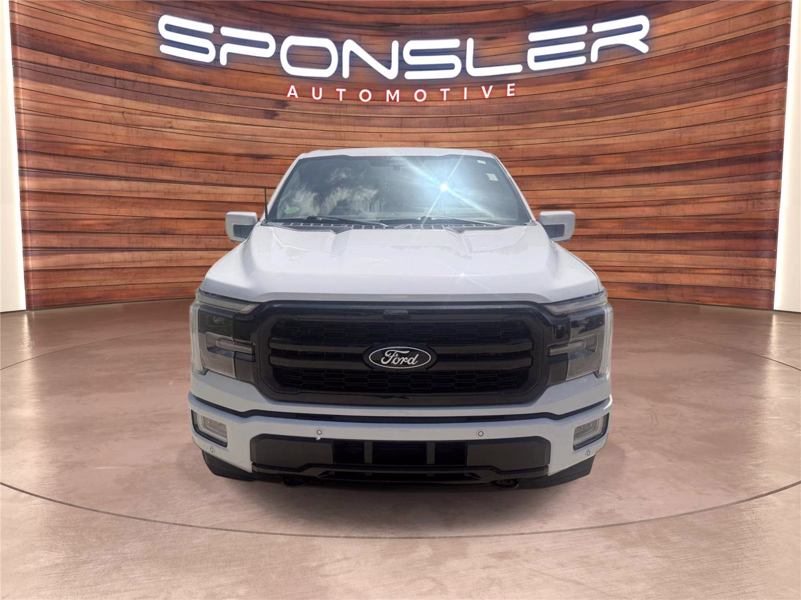 2024 Oxford White Ford F-150 LARIAT 4X4 Truck