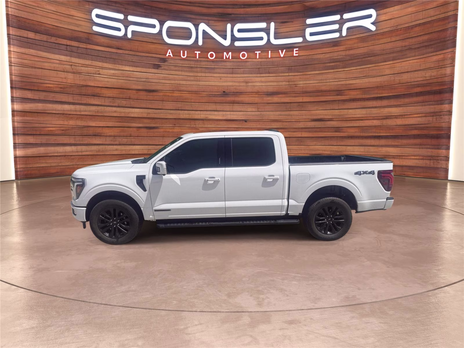 2024 Oxford White Ford F-150 LARIAT 4X4 Truck