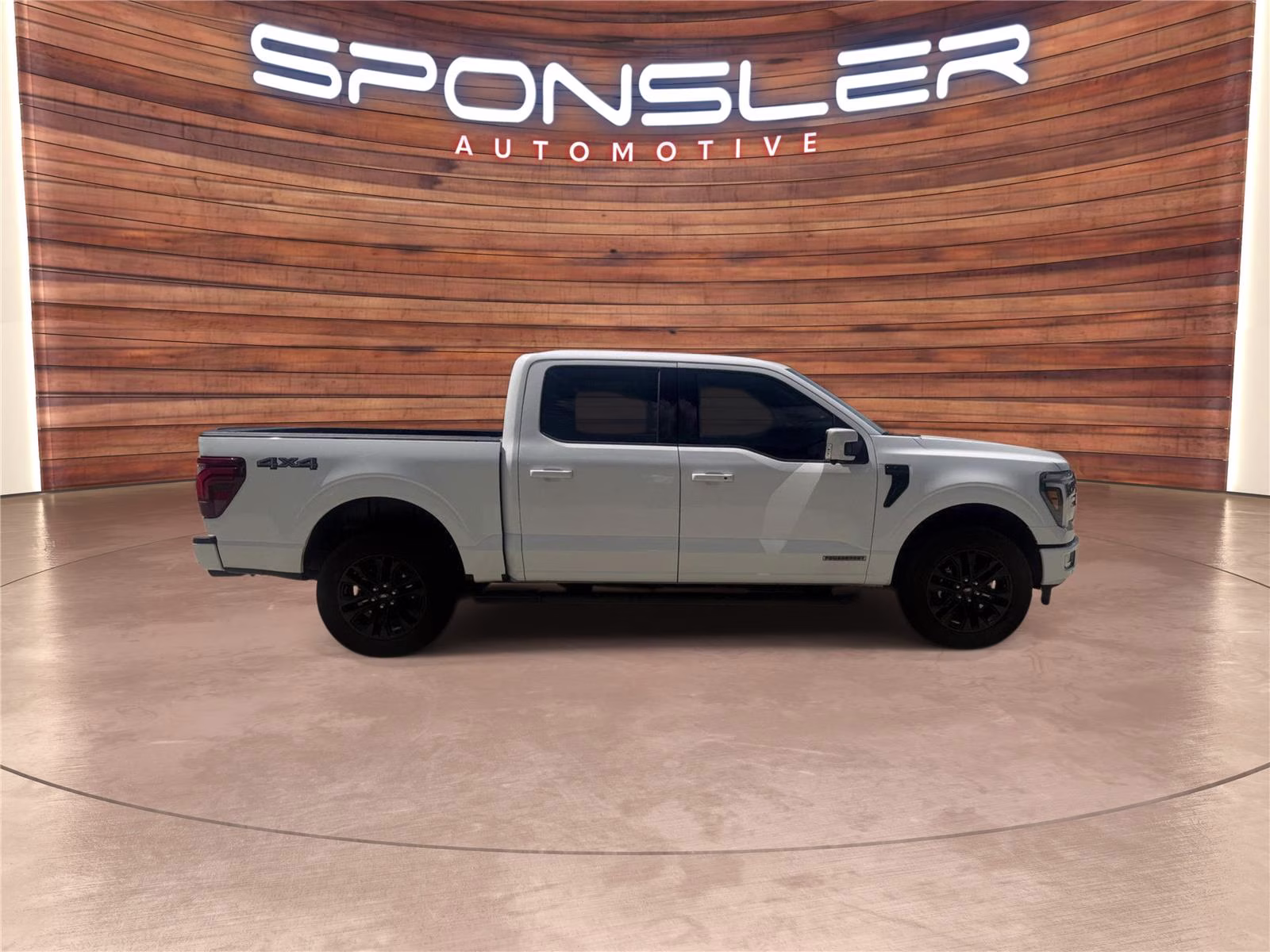 2024 Oxford White Ford F-150 LARIAT 4X4 Truck
