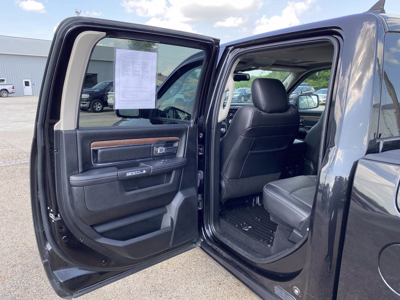 2017 Brilliant Black Crystal Pearlcoat Ram 1500 Laramie 4X4 Truck